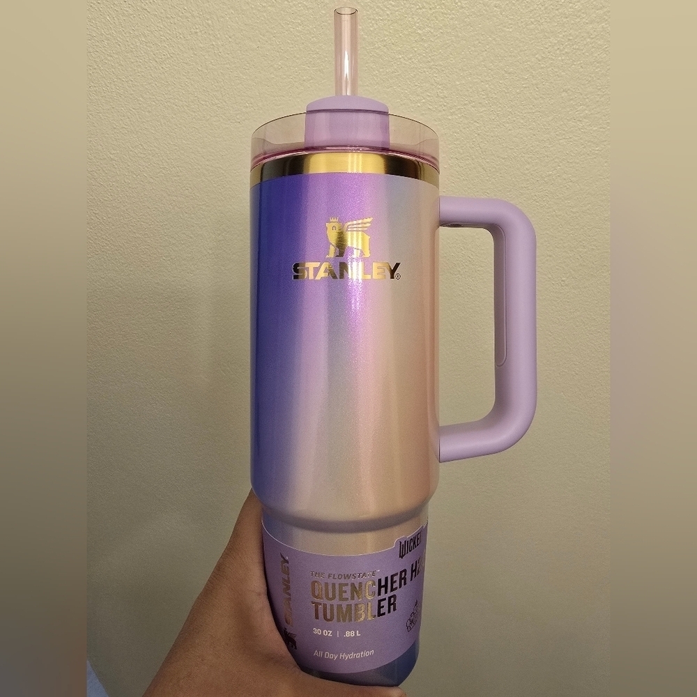 NWT Stanley Limited Edition Wicked Glinda For Good Quencher H2.0 Tumbler 30 Oz